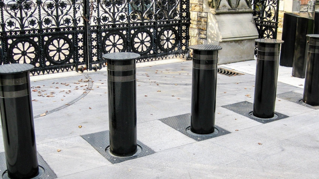 Ensuring-Security-and-Efficiency-The-Comprehensive-Guide-to-Automatic-Bollards Merac Dubai