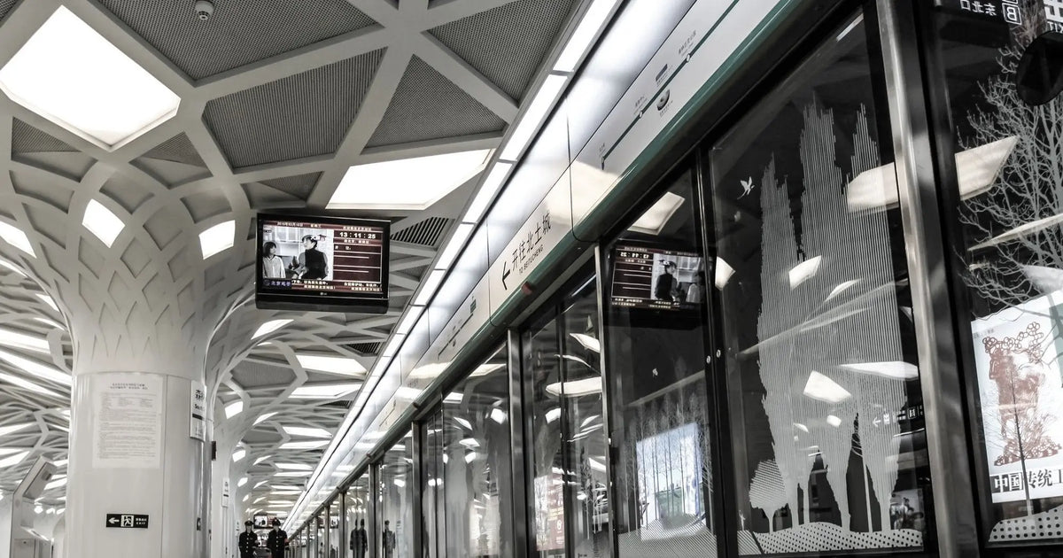 Gilgen platform screen doors metro station
