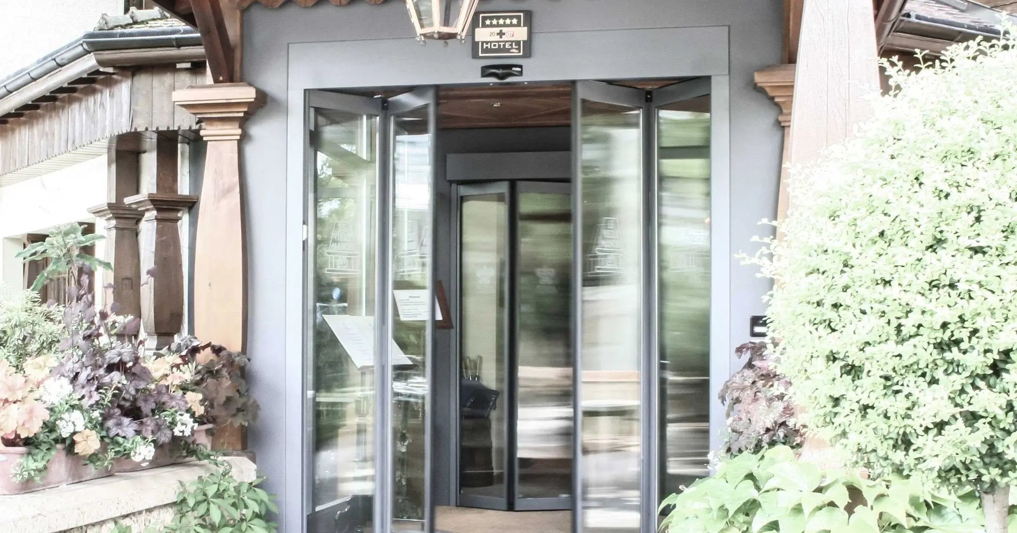 Gilgen automatic folding door entrance